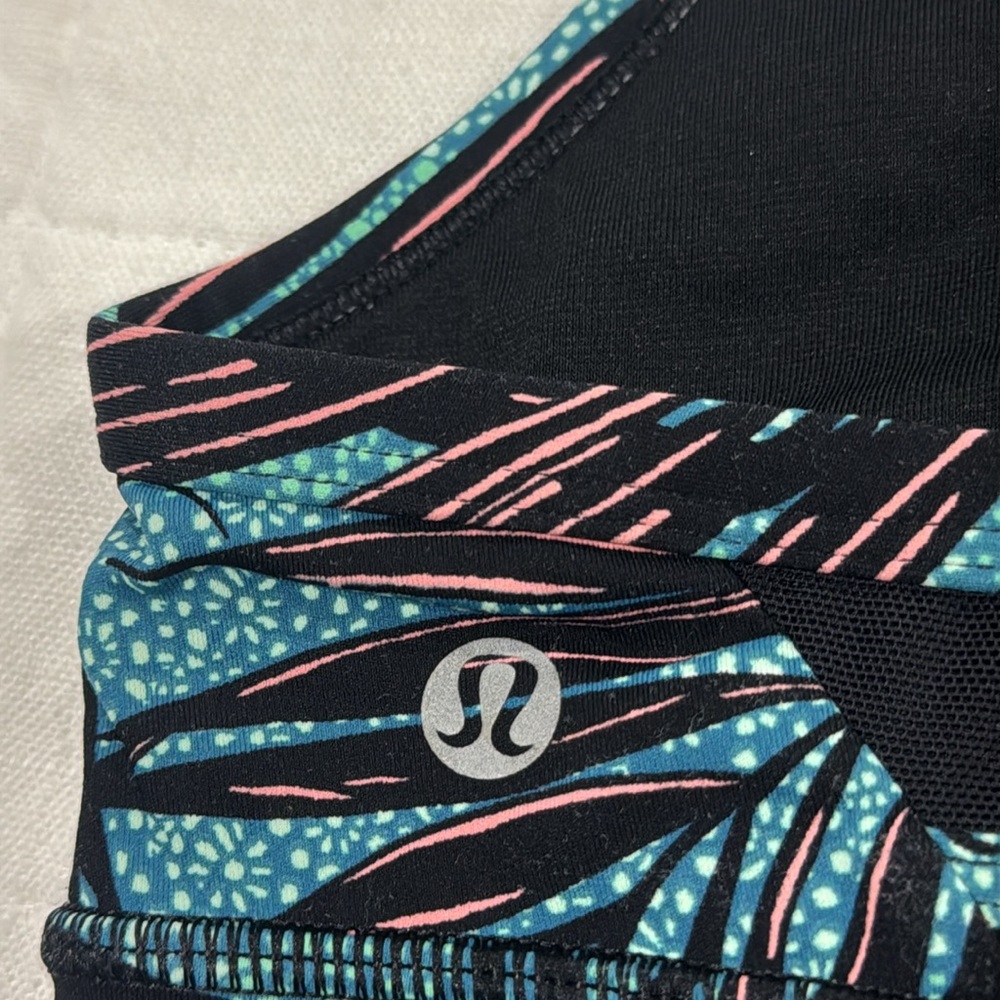 Lululemon Rise and Run Bra - Picture 7 of 10